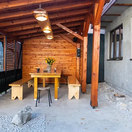 Koliba Ravna Planina