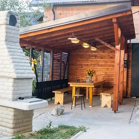 Koliba Ravna Planina